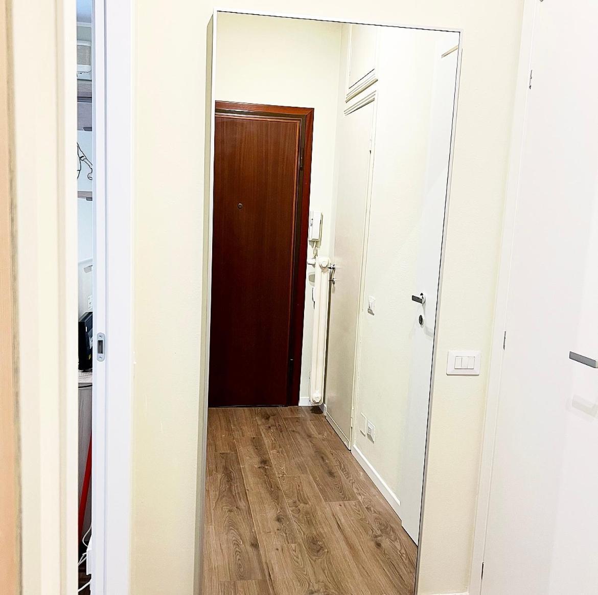 Lawyer House Milan Apartment Bagian luar foto